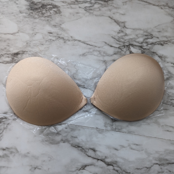 Niidor Strapless Adhesive Sticky Bra size E - Picture 4 of 7